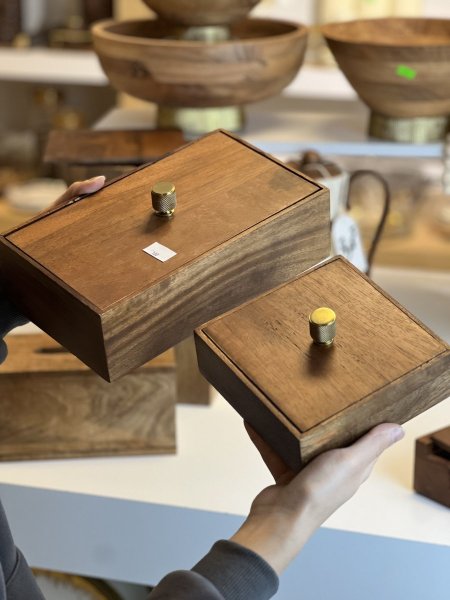 طقم مضايف عدد 2 خشب يد مدهب