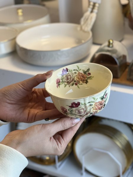 صحون مكسرات  انجليزي ورد جوري احمر عدد 6