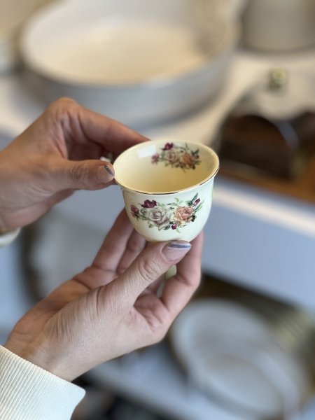 فناجين سادة انجليزي ورد أحمر جوري عدد 6