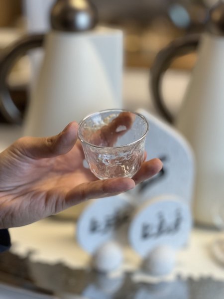 فناجين قهوه ساده عربيه خط فضي