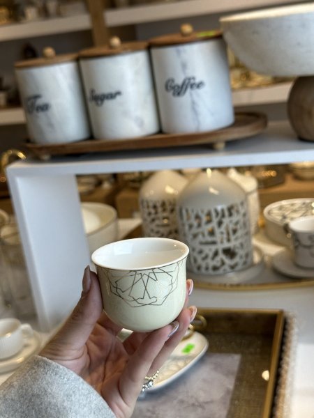 فناجين سادة اندلس بيج مزخرف مع كتابة عدد 12 صحه وعافيه