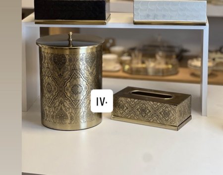 طقم سلة مع بكيت محارم معدن مزخرف