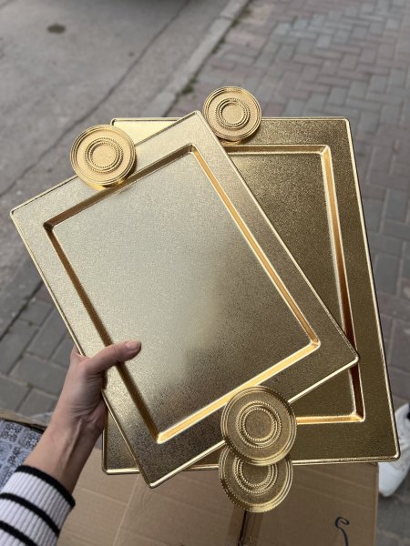 طقم صواني قطعتين دهبي يد دائره