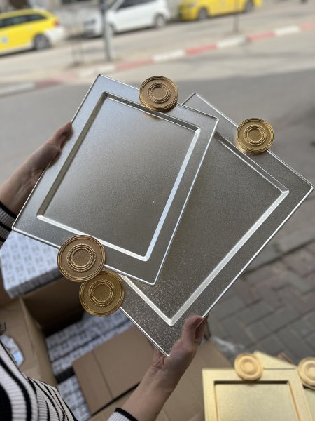 طقم صواني قطعتين فضي دهبي يد دائره