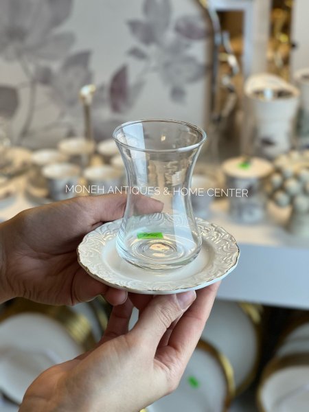 استكانات شاي وقرفة انحليزي مورد ابيض