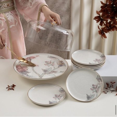 طقم كيك مع 6 صحون وكفكير خرامة أحمر وذهبي