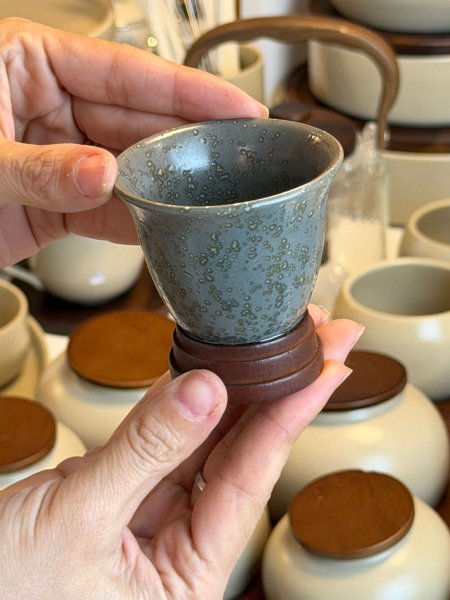 فناجين سادة ملون سكني / بيج / اخضر فاتح  معتق عدد 12بورسلان وخشب