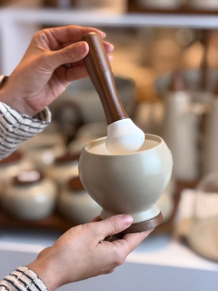 مدقة ثوم بورسلان وخشب