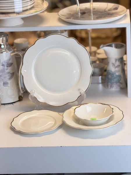 طقم صحون ٢٤قطعه اطار دهبي