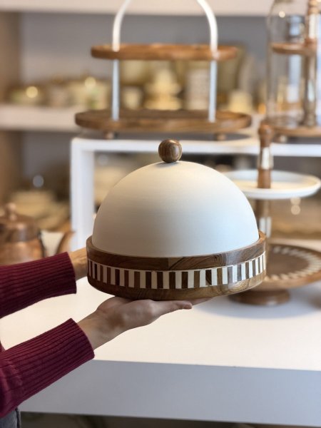 مضيفة قبة خشب هندي