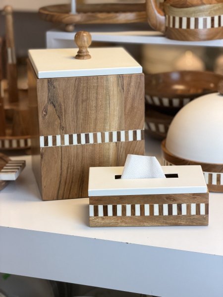 طقم سلة مع محارم هندي خشب