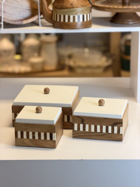 طقم مضايف ٣ احجام مربع خشب هندي