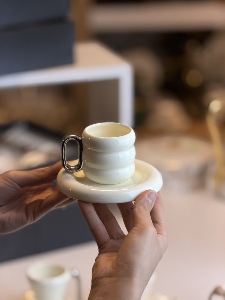 فناجين شاي/قهوه مودرن يد فضي