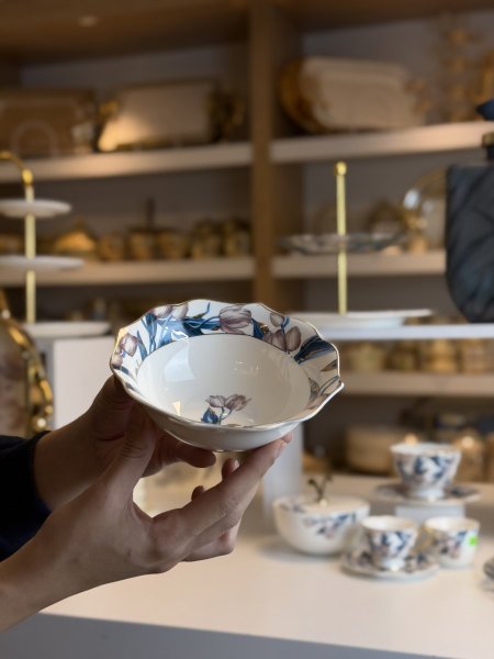 صحون مكسرات ورد ازرق