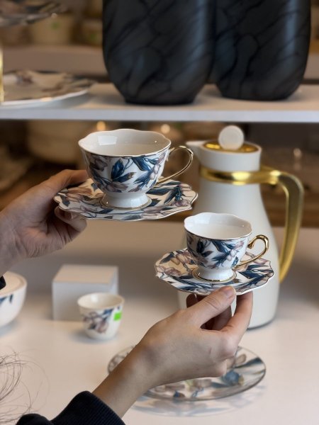 فناجين كلاسيك ورد ازرق