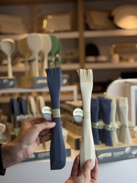 سباتيولا مع فرشاة سليكون ٢ب١