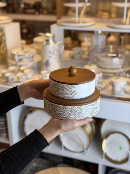 مضيفة وسط/ صغير بورسلان ملون بامبو