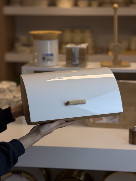 بوكس خبز جيسي ابيض مع خشبي