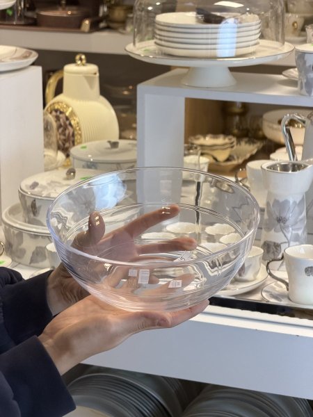 جاط شفاف عميق