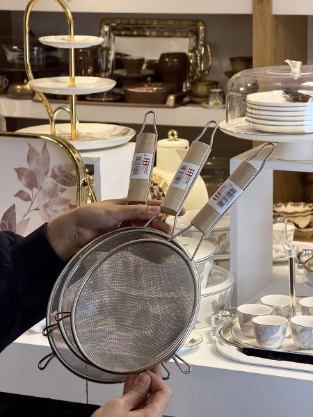 مصفاة ستانلس يد خشب