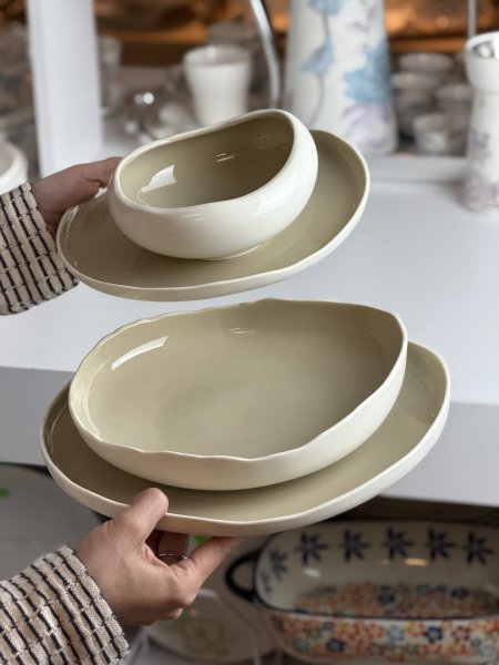 طقم سفرة ٢٤قطعه متعرج