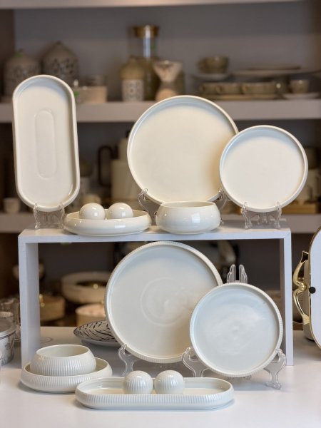 طقم سفرة ٢٧قطعه ابيض