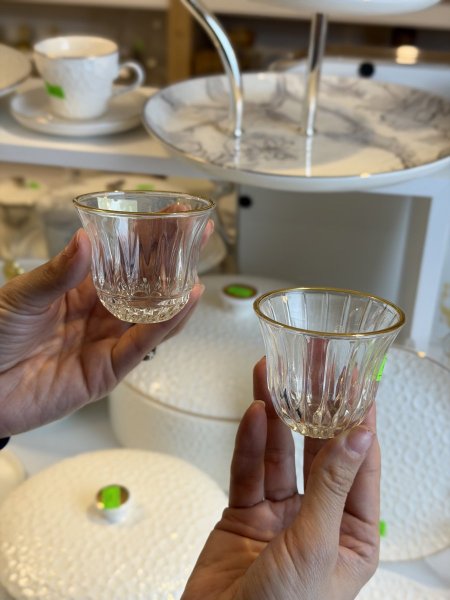 فناجين قهوه ساده مع دهبي