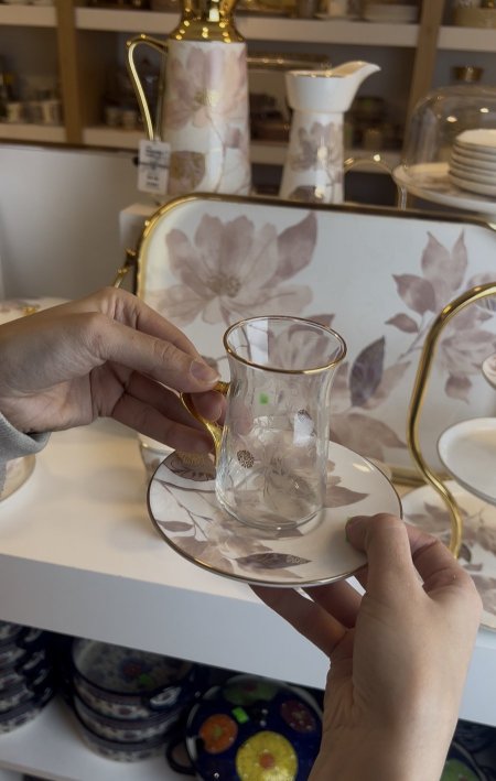 طقم استكانات الشاي 13 قطعة من ماريسيلا - أحمر و ذهبي