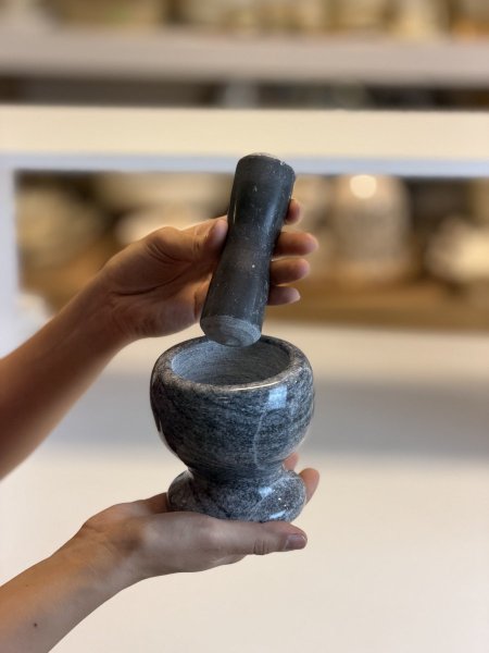 مدق رخام رمادي