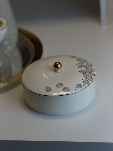 مضيفة مدورة اوتانتك وسط