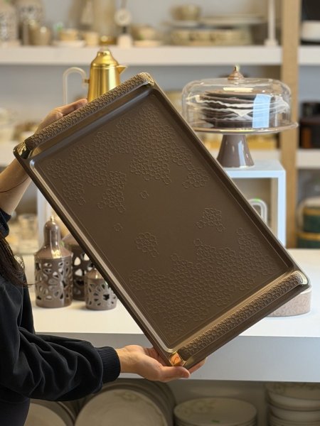 صينية معدن من اوتانك بني