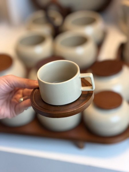 فناجين قهوة عدد 6 بورسلان وخشب