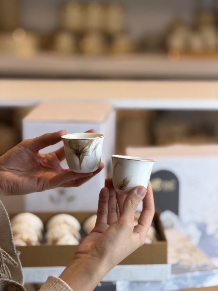 فناجين قهوه ساده اوركيدا/١٢