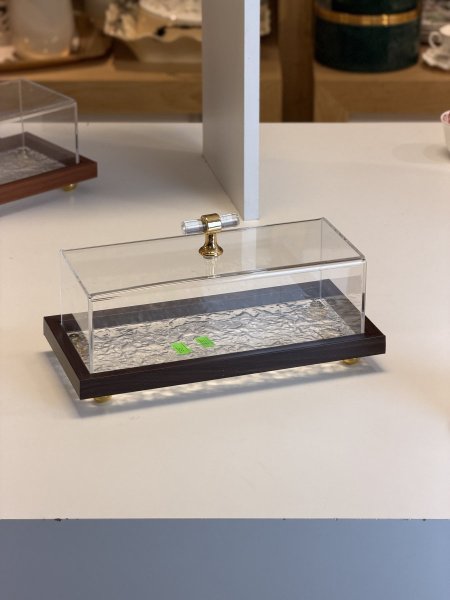 مضيفة مستطيل اكراليك صغير بني غامق