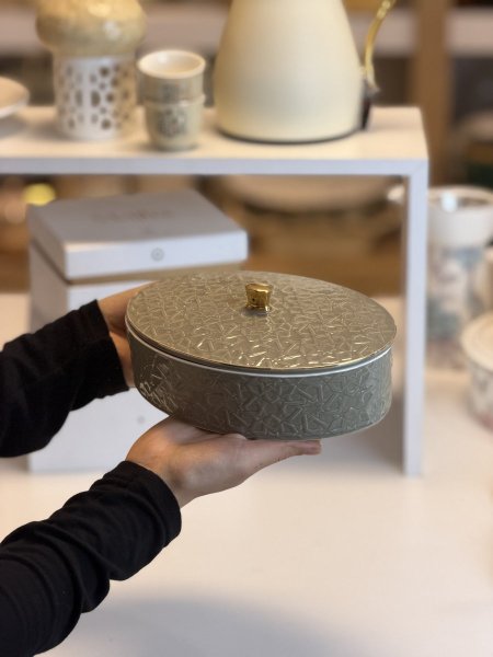 مضيفة بيضاوي وسط اوتانتك رمادي