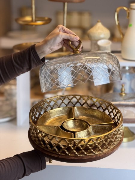 مضيفة ٣ب١ هندي خشب