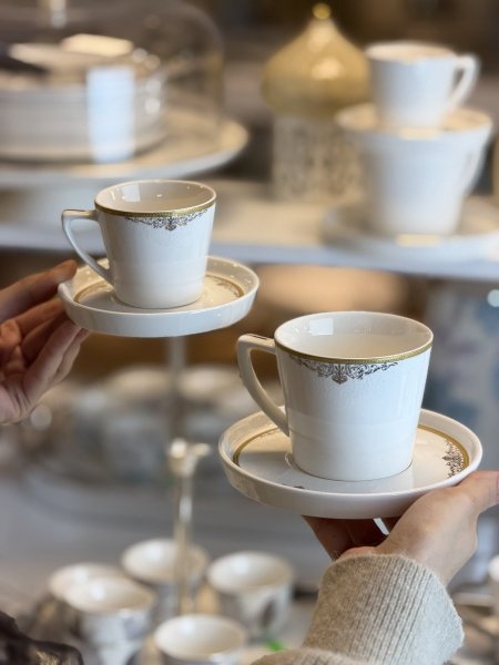 فناجين كلاسيك مع دهبي