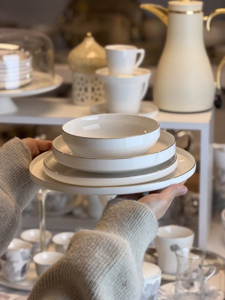 طقم سفره ٢٤قطعه خط دهبي