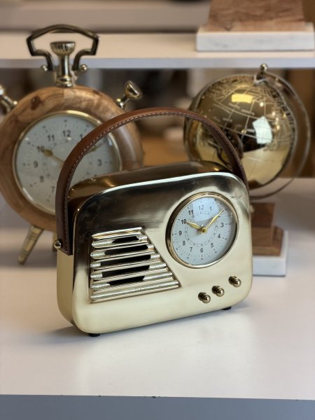 ساعة ديكور شكل راديو هندي