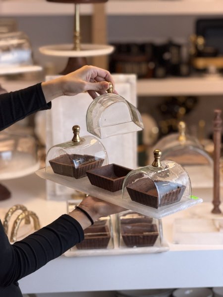 مضيفة ٣عيون رخام الالباستر