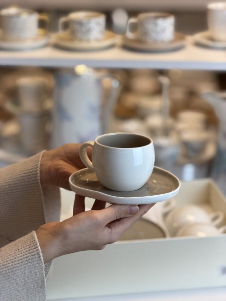 فناجين /٦ صحن بيضاوي