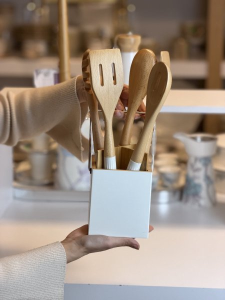 ستاند مع كفاكير خشب من جيسي