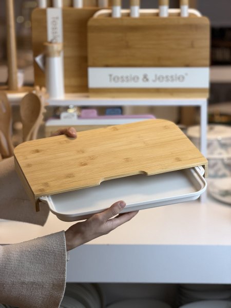 لوح تقطيع مع جاط سحاب من جيسي