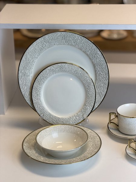 طقم صحون ٢٤قطعه منمش