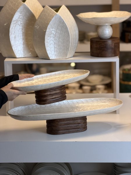 طقم ٢ جاط مع قاعده عاجي وخشب