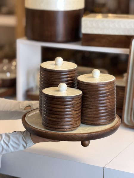 طقم علب مع قاعدة مدور خشب مصدف ريزن