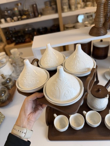 طقم ضيافة مكسرات مع صنيه/٤ ابيض حفر