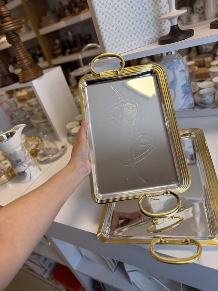 طقم صواني قطعتين فضي مع دهبي يد بيضاوي