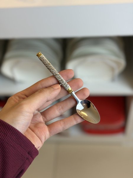 معالق قرفة /٦ فضي مع دهبي