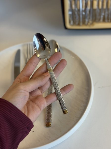 طقم معالق صغير/٦ فضي مع دهبي